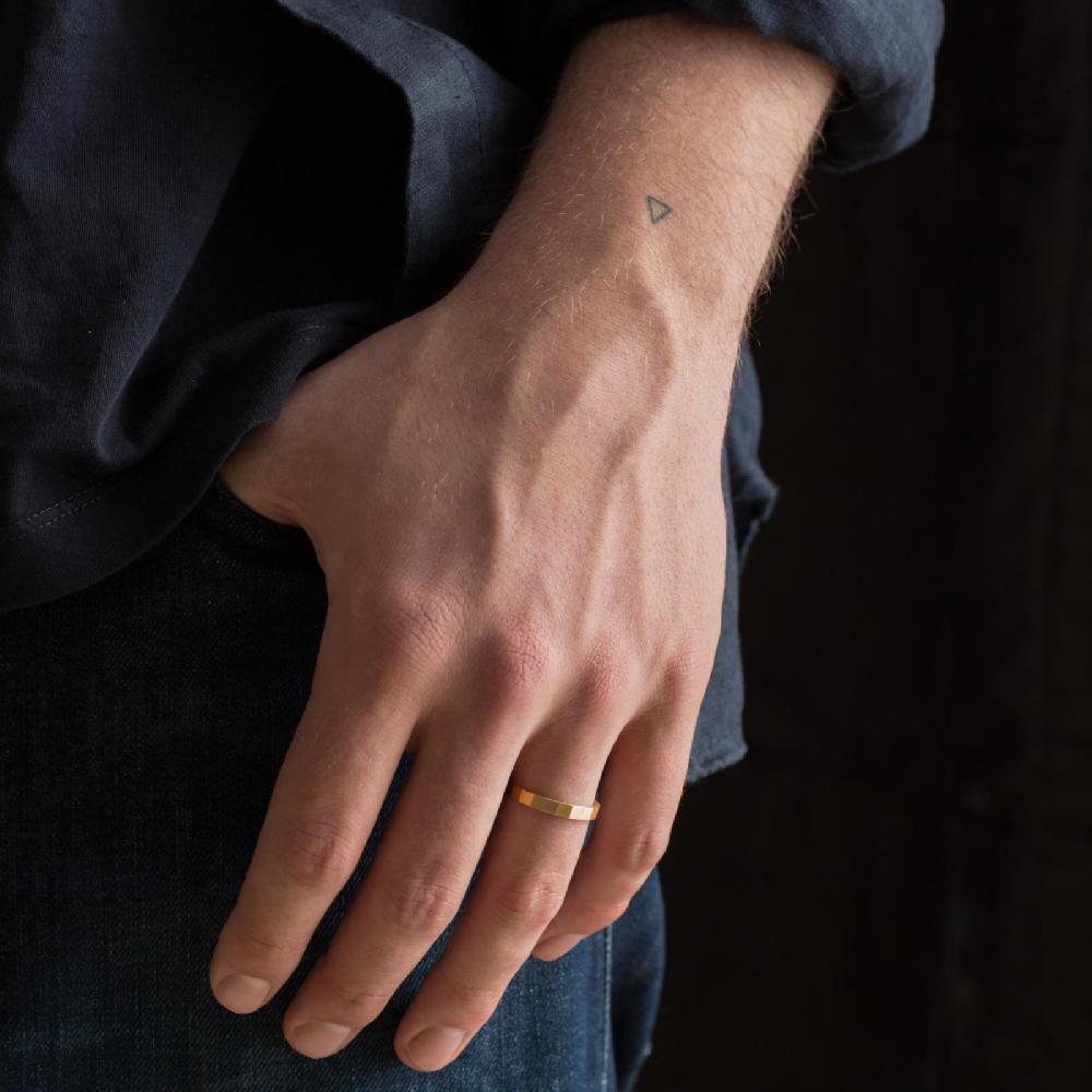 Sia Taylor Wide Faceted Band - Size T 1/2