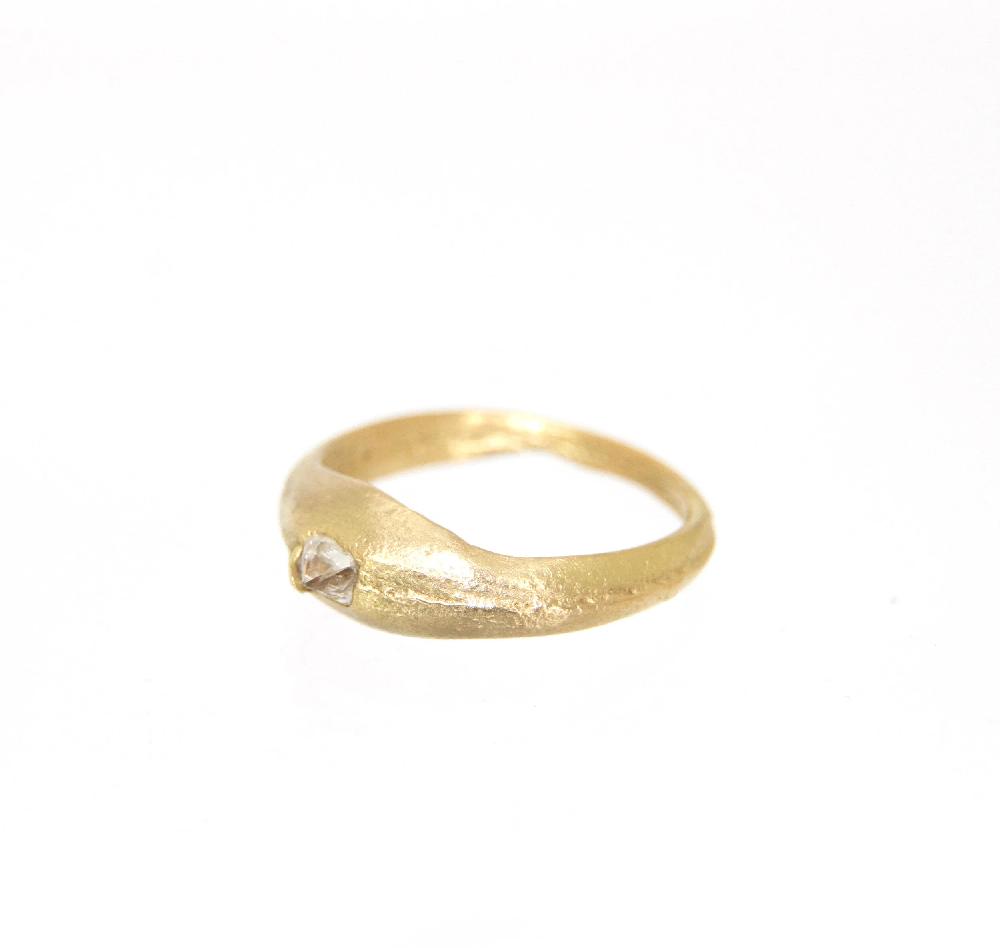 sian evans jewellery ethical 18ct recycled gold with vintage point cut diamond