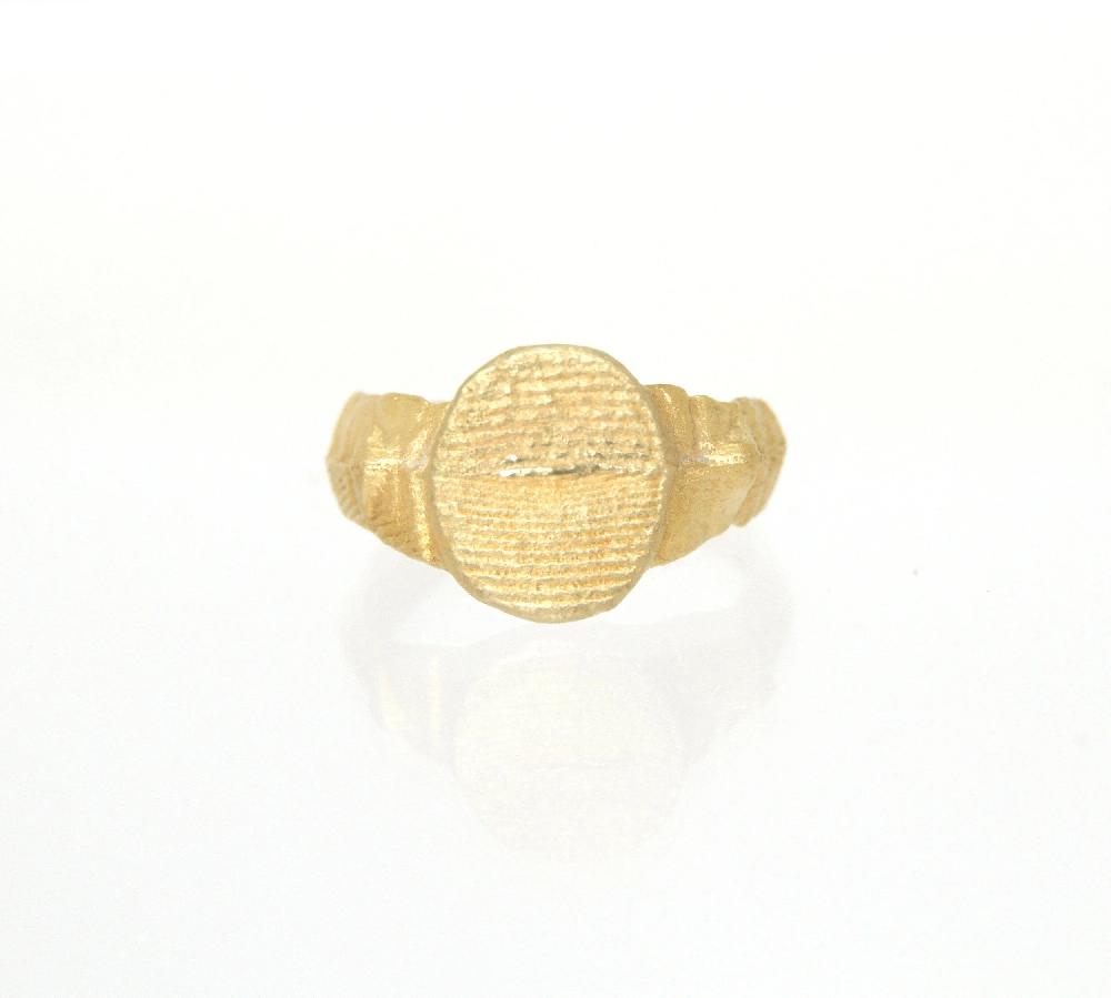 sian evans jewellery recycled 18ct solid gold signet ring sian evans jewellery recycled 18ct solid gold signet ring