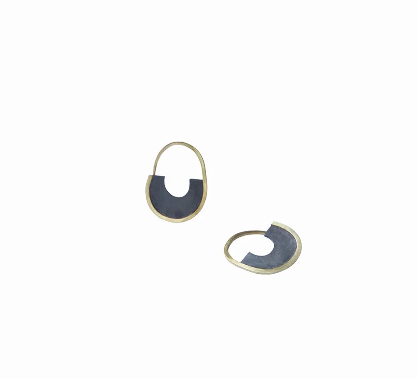 sian evans jewellery small black and gold crescent moon earrings