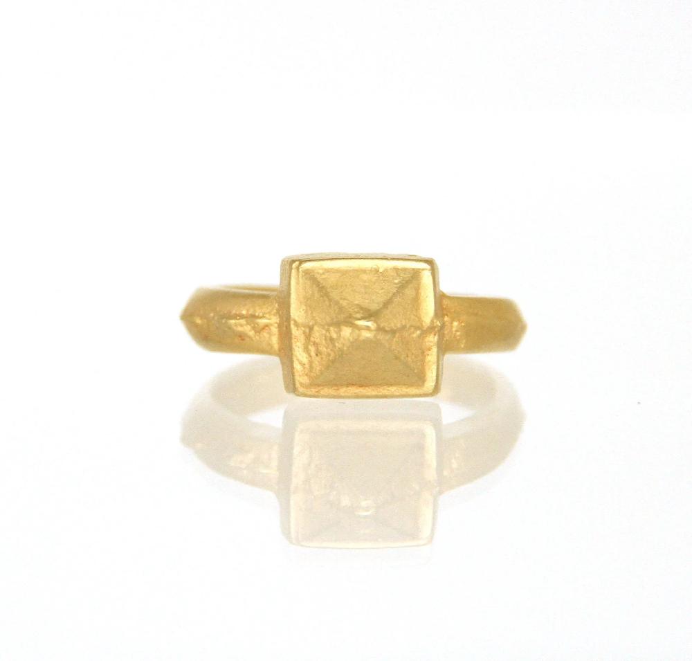 sian evans jewellery Textured gold ring with pyramid