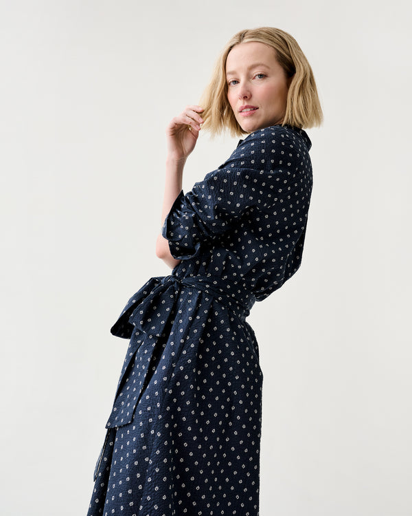 Sid Mashburn Annette Dress In Navy Leaf Printed Crinkle Cotton