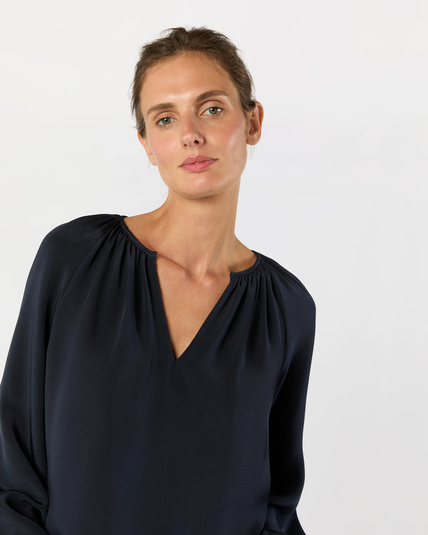 Sid Mashburn Ariana Blouse In Navy Silk Crepe De Chine