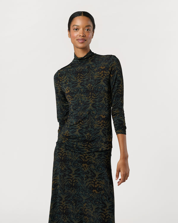 Sid Mashburn Aurelia Jersey Long Sleeve Turtleneck Top In Desert Jasper