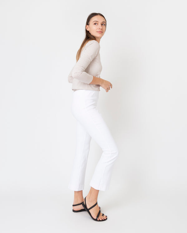 Sid Mashburn Faye Flare Cropped Pant In White Garment-Dyed Stretch Twill