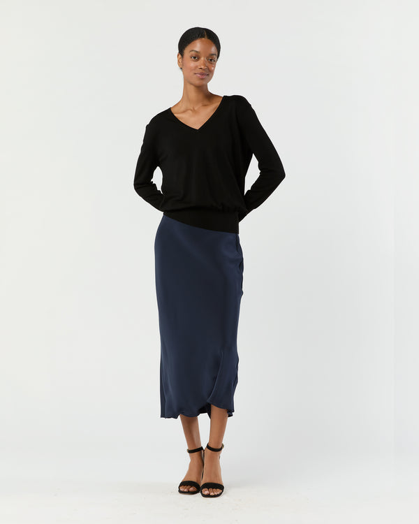 Sid Mashburn Kate V-Neck Sweater In Black Escorial Wool