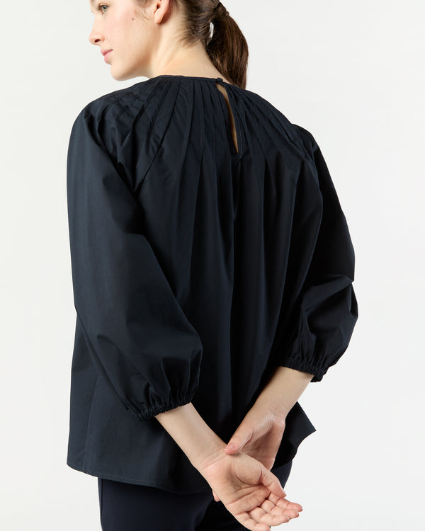 Sid Mashburn Thea Pintuck Top In Navy Paperweight Stretch Poplin