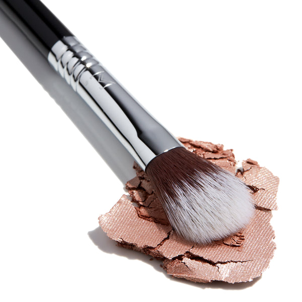 Sigma Beauty F03 High Cheekbone Highlighter™ Brush