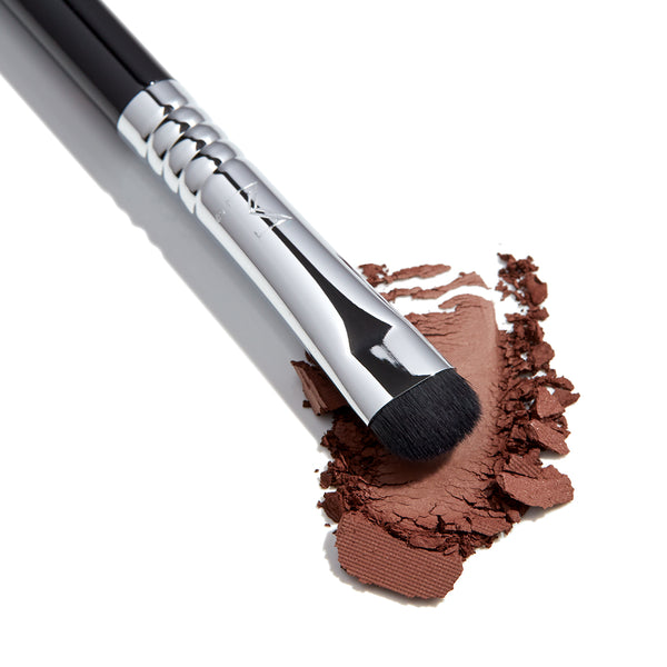 Sigma Beauty E20 Short Shader Brush