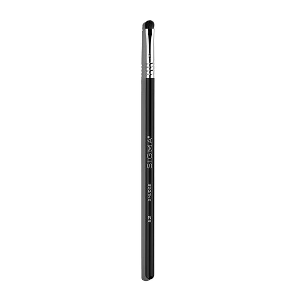 Sigma Beauty E21 Smudge Brush