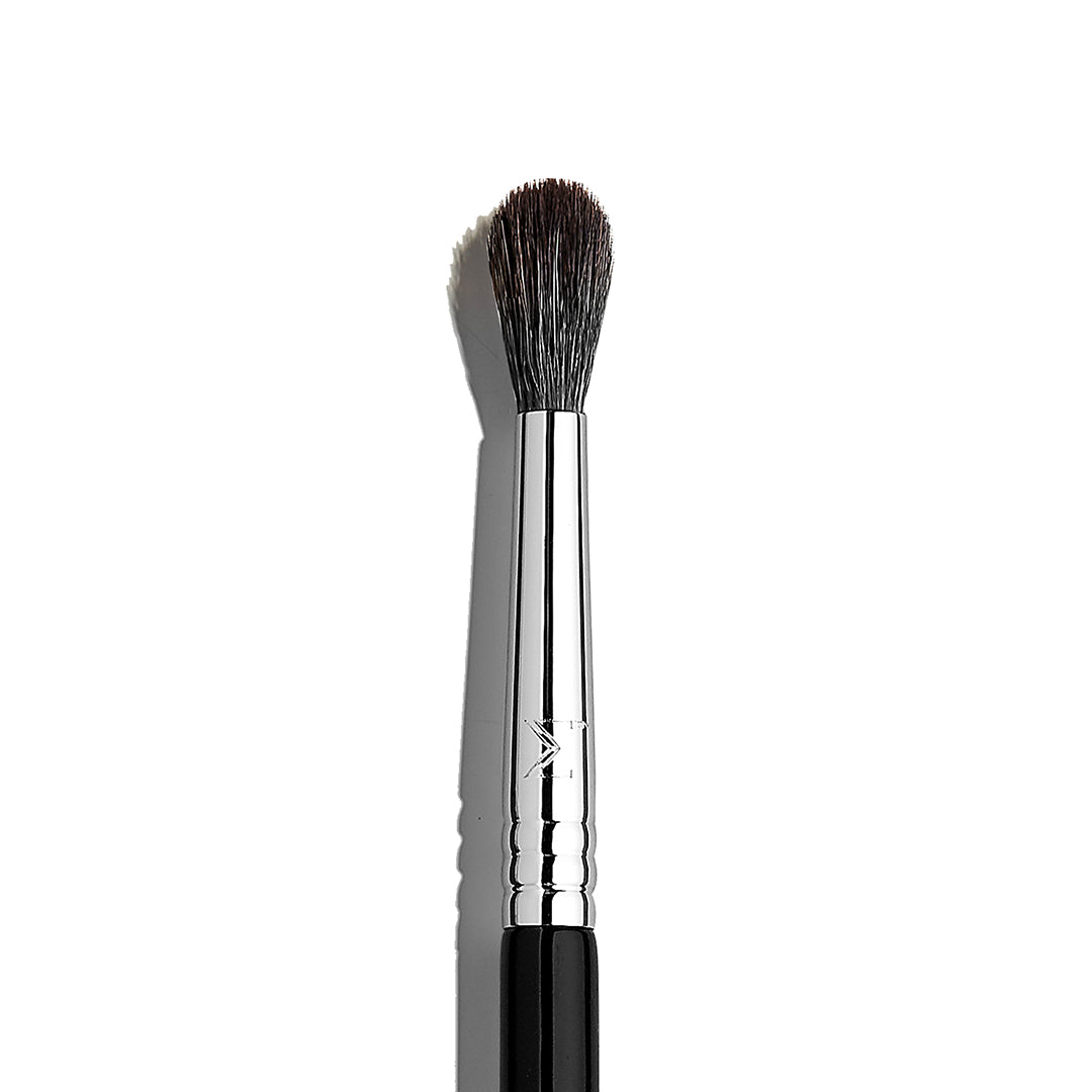 sigma beauty E33 Detail Diffused Crease™ Brush
