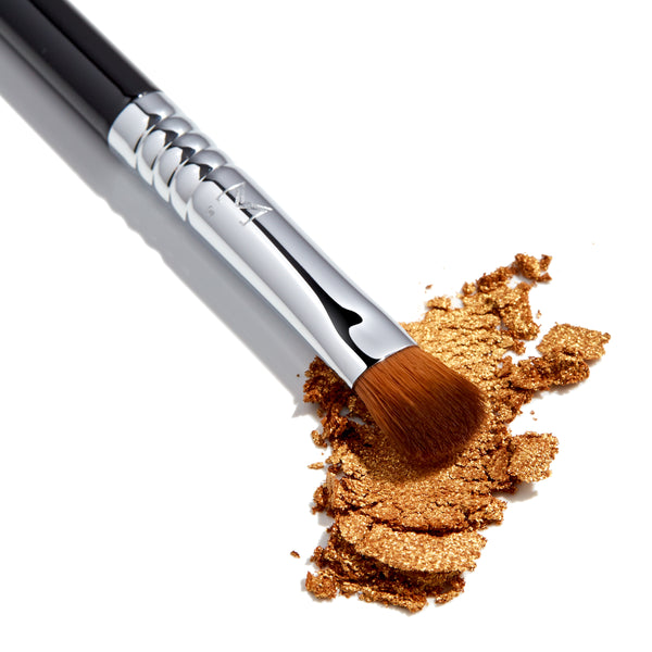 Sigma Beauty E54 Medium Sweeper™ Brush