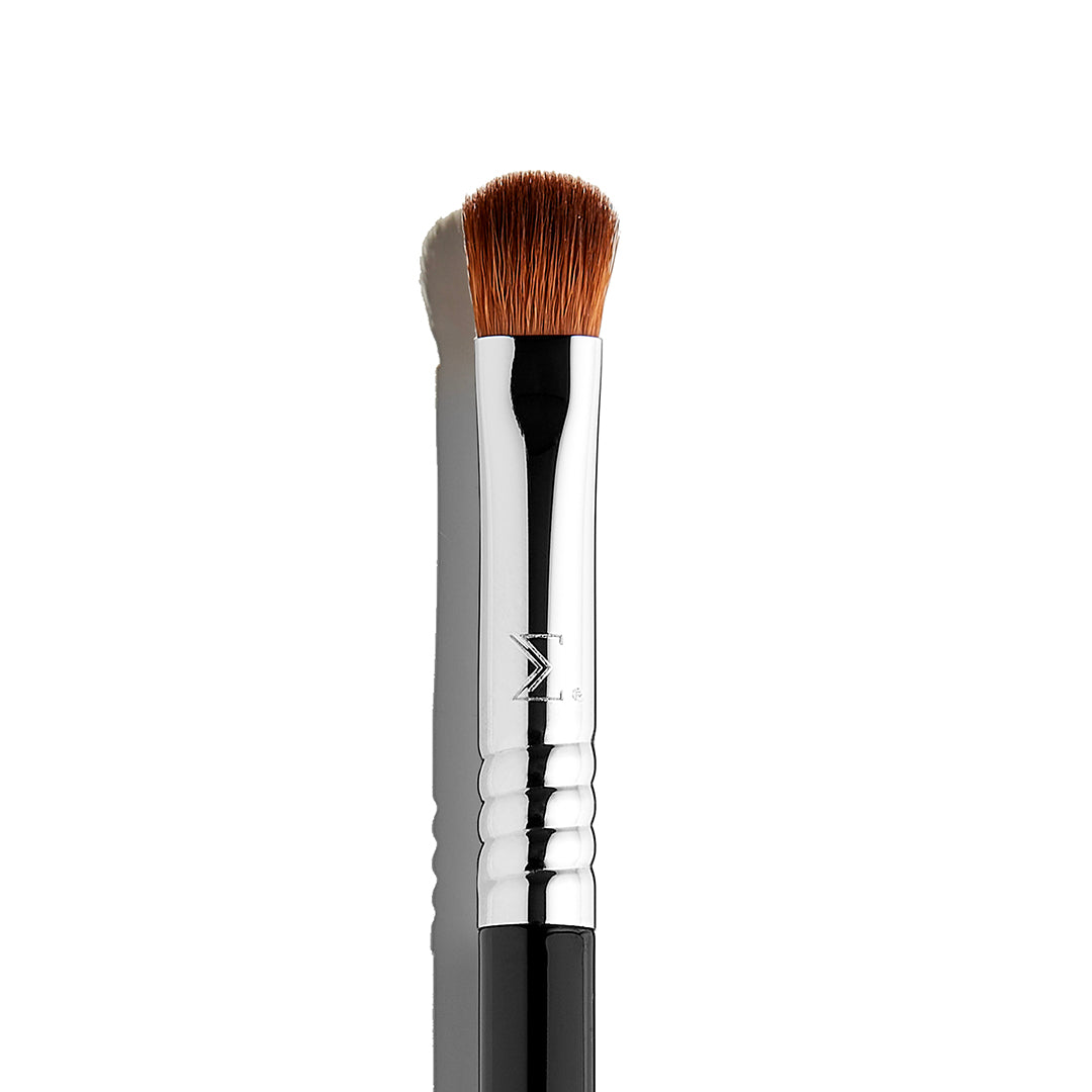 sigma beauty E54 Medium Sweeper™ Brush