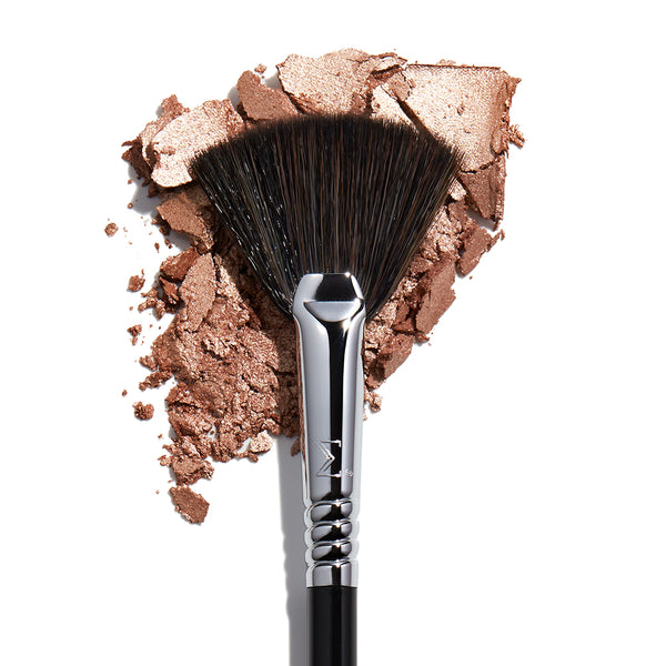 Sigma Beauty F42 Strobing Fan™ Brush