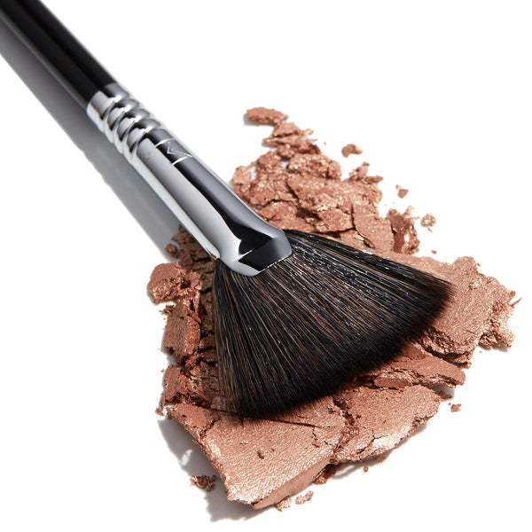 Sigma Beauty F42 Strobing Fan™ Brush