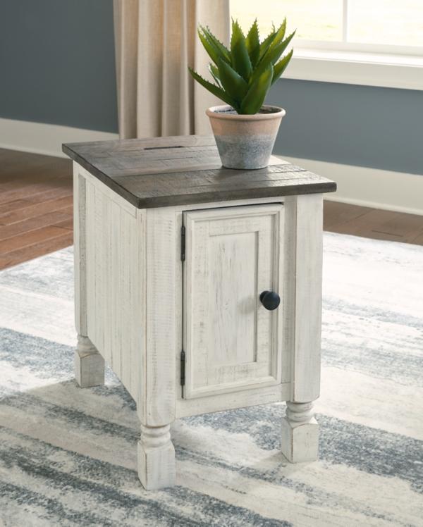 signature design by ashley Havalance Chairside End Table with USB Charging