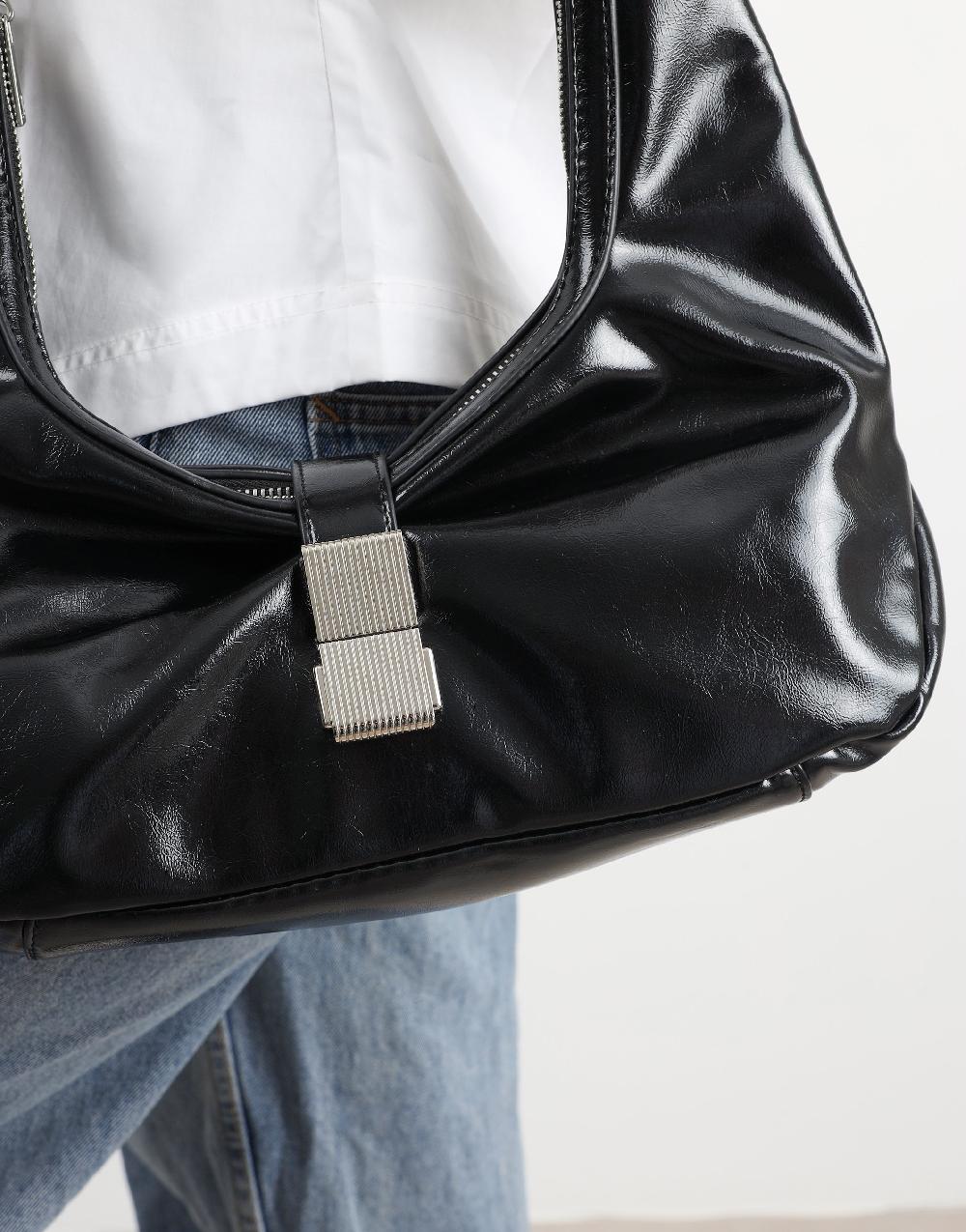 Simmi Black Buckle Detail Shoulder Bag