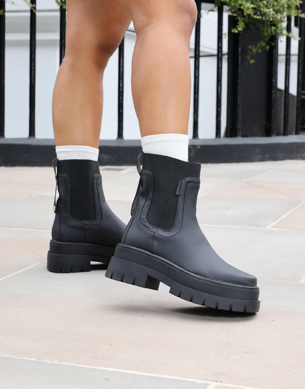 simmi Black Rubberized Chunky Chelsea Boots