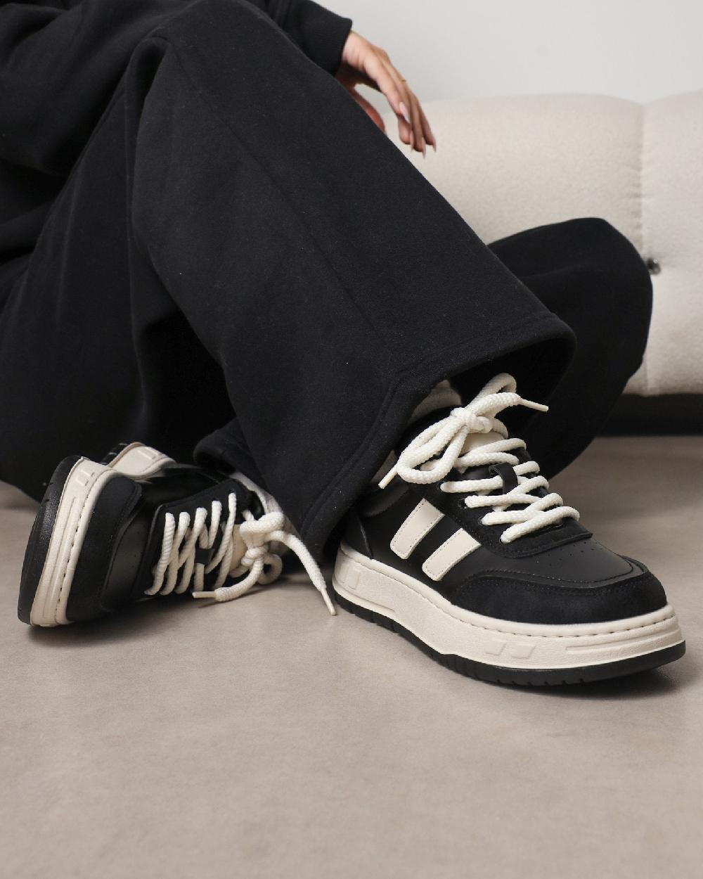 simmi Black Trainers