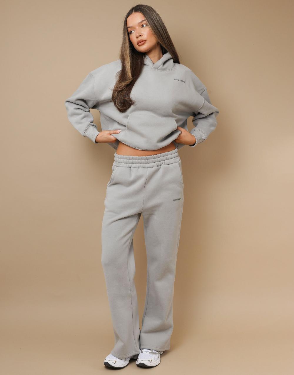 simmi Simmi studios Essentials Joggers In Light Grey