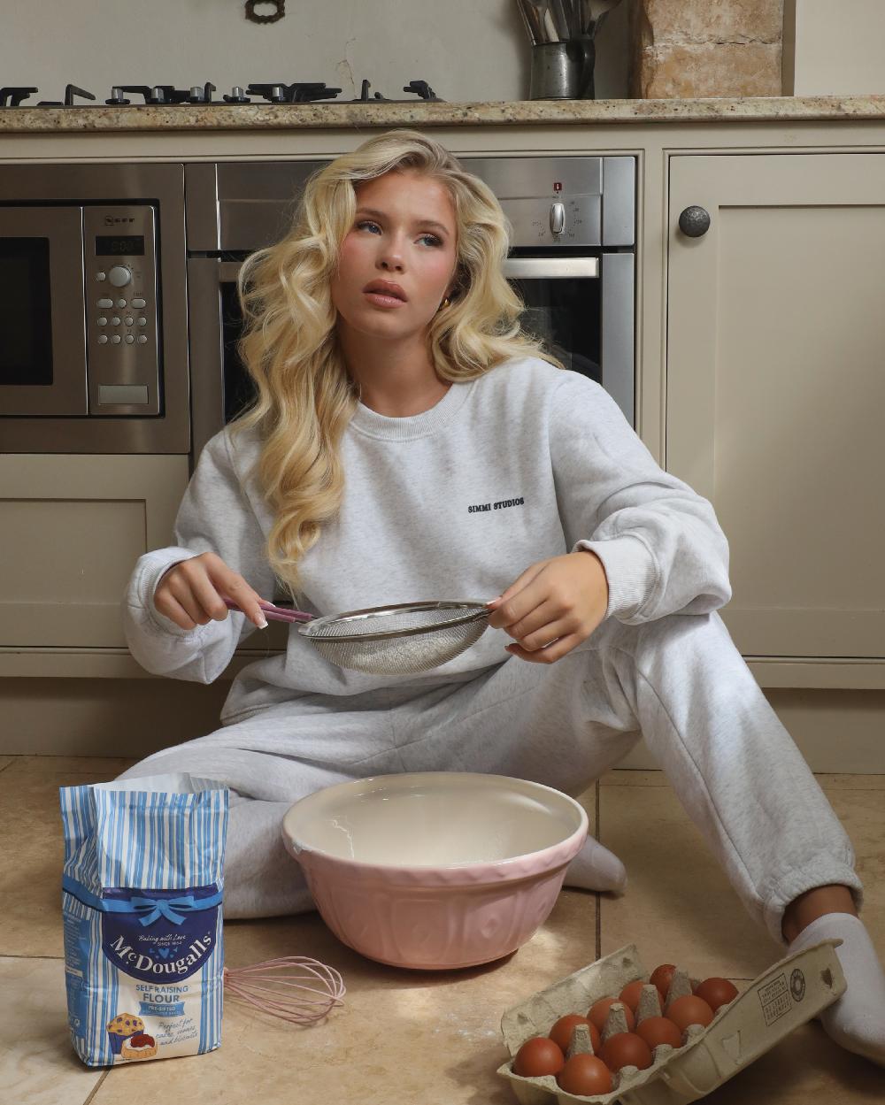 simmi Simmi Studios Essentials Sweatshirt in Pebble Grey