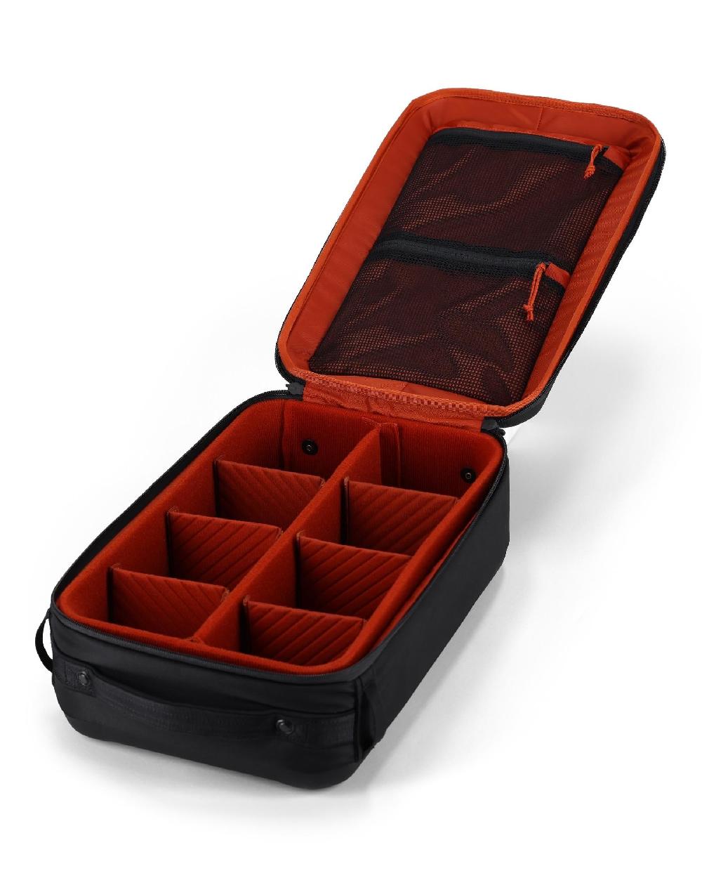 Simon Carter Tailwind Reel Vault