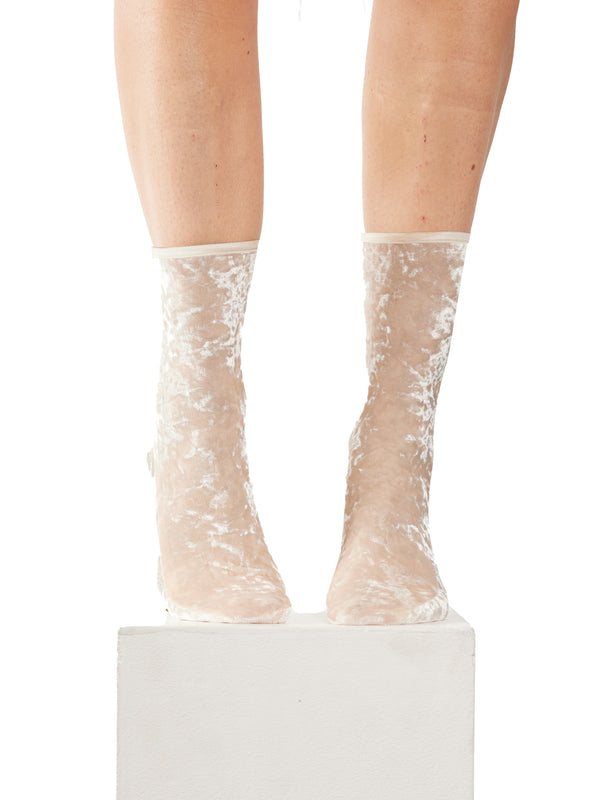 simone wild Hammered Velvet Ankle Socks Pearl