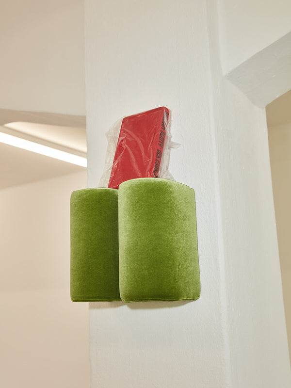 Simone Wild Hold On Applegreen