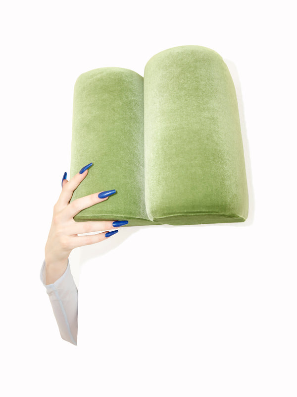 simone wild Hold On Applegreen