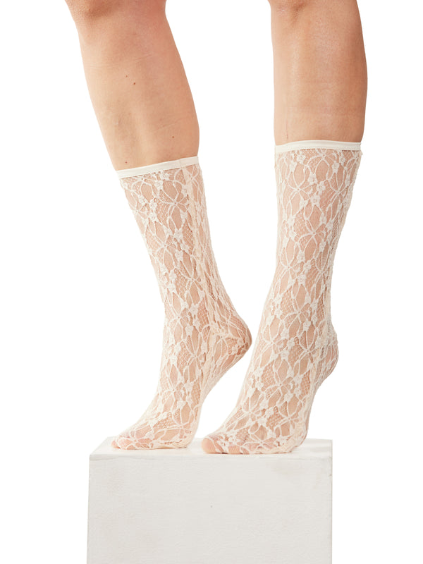 simone wild Lace Ankle Socks Ivory