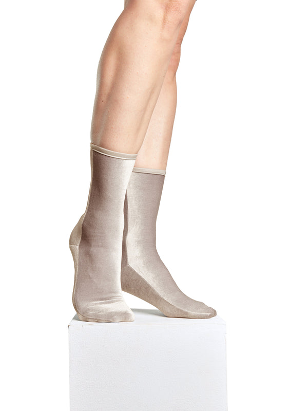 simone wild Velvet Ankle Socks taupe