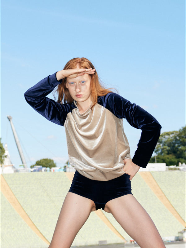 simone wild Velvet Raglan Sweater Navy /Taupe