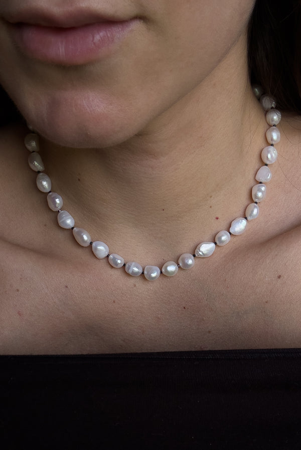 Simonett Color Cord Pearl Choker Necklace - Black