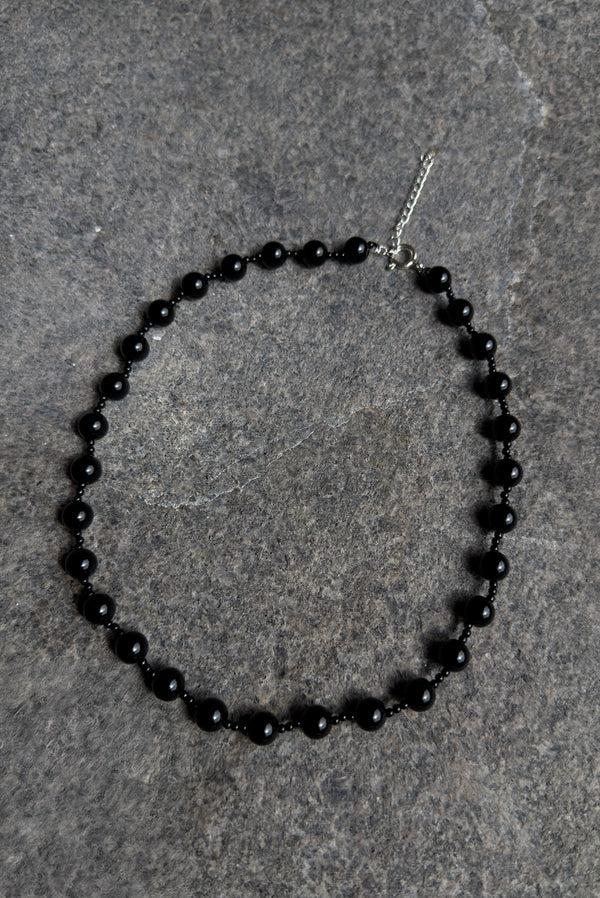 Simonett Glass Mix Beaded Necklace – Black