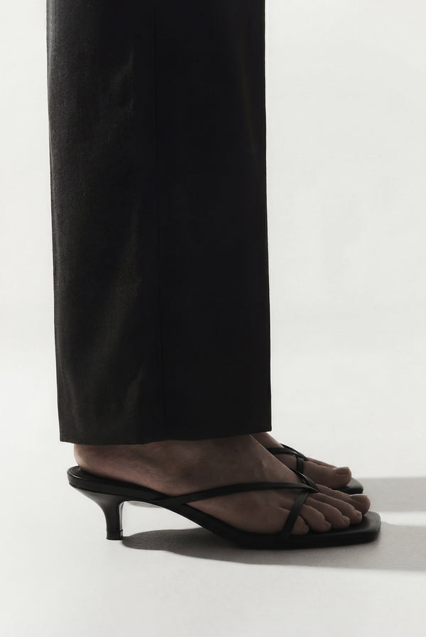 simonett Kitten Heeled Thong Sandal - Black