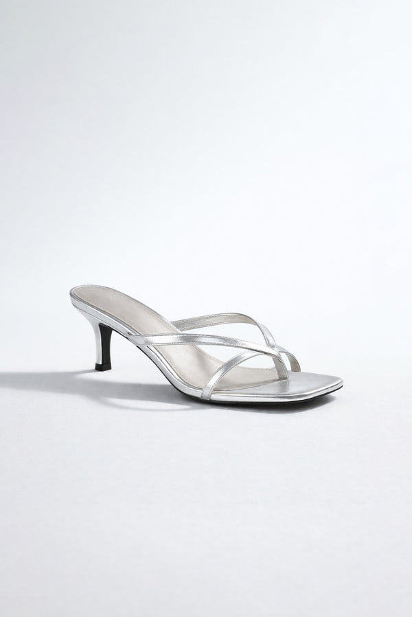 Simonett Kitten Heeled Thong Sandal - Silver