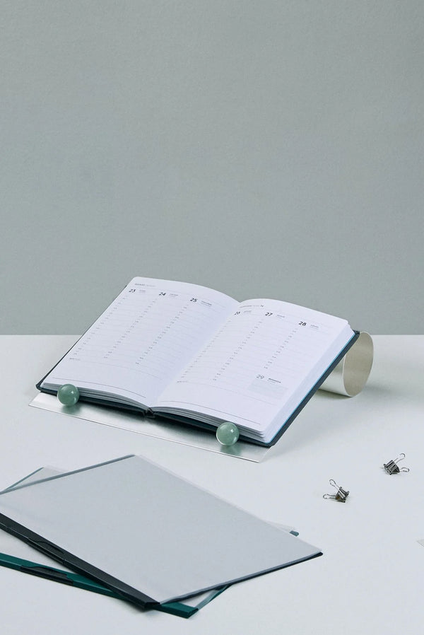 Simonett Natalia Criado - IPad Holder