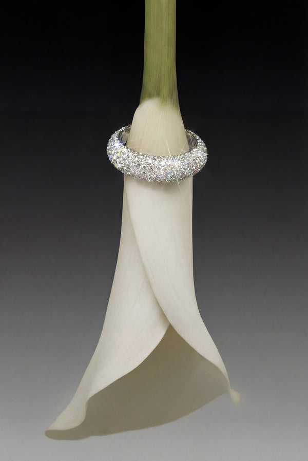 simonett Shimmer Cresent Ring