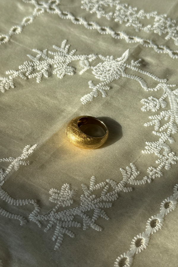 Simonett Shimmer Dome Ring - Gold