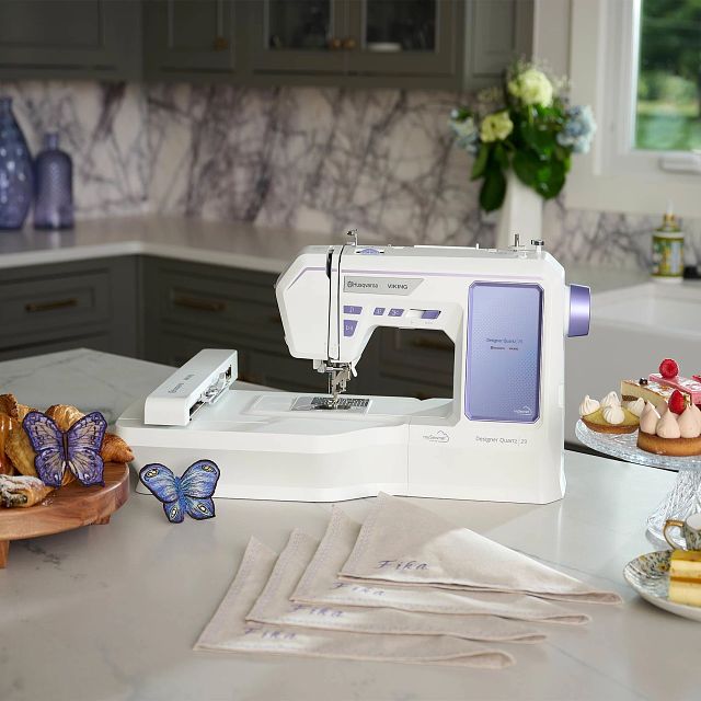 singer HUSQVARNA® VIKING® DESIGNER QUARTZ™ 29 Sewing & Embroidery Machine