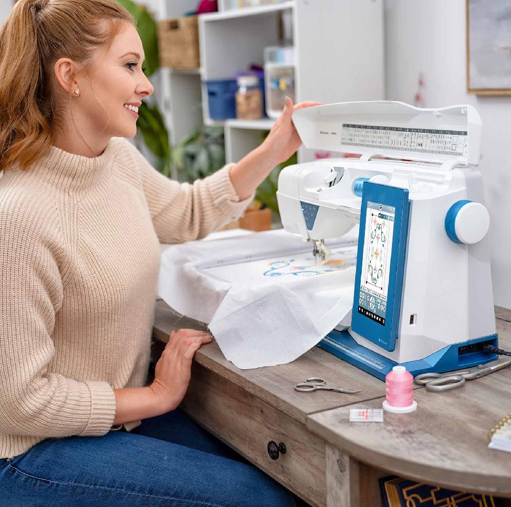 Singer HUSQVARNA® VIKING® DESIGNER SAPPHIRE™ 85 Sewing & Embroidery Machine Embroidery Month Bundle