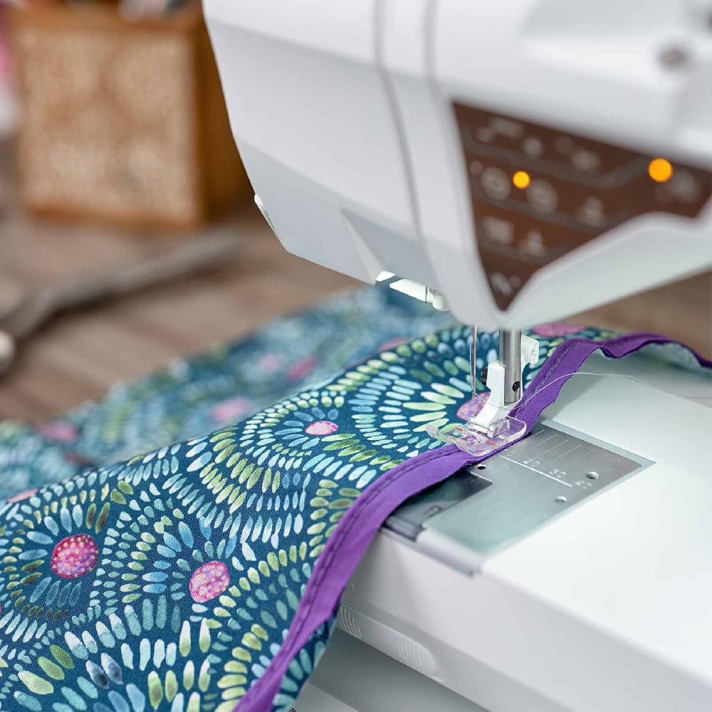 Singer HUSQVARNA® VIKING® DESIGNER TOPAZ™ 50 Sewing & Embroidery Machine