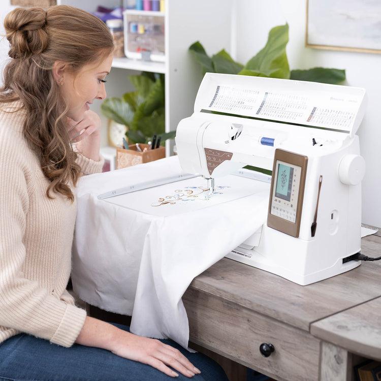 singer HUSQVARNA® VIKING® DESIGNER TOPAZ™ 50 Sewing & Embroidery Machine