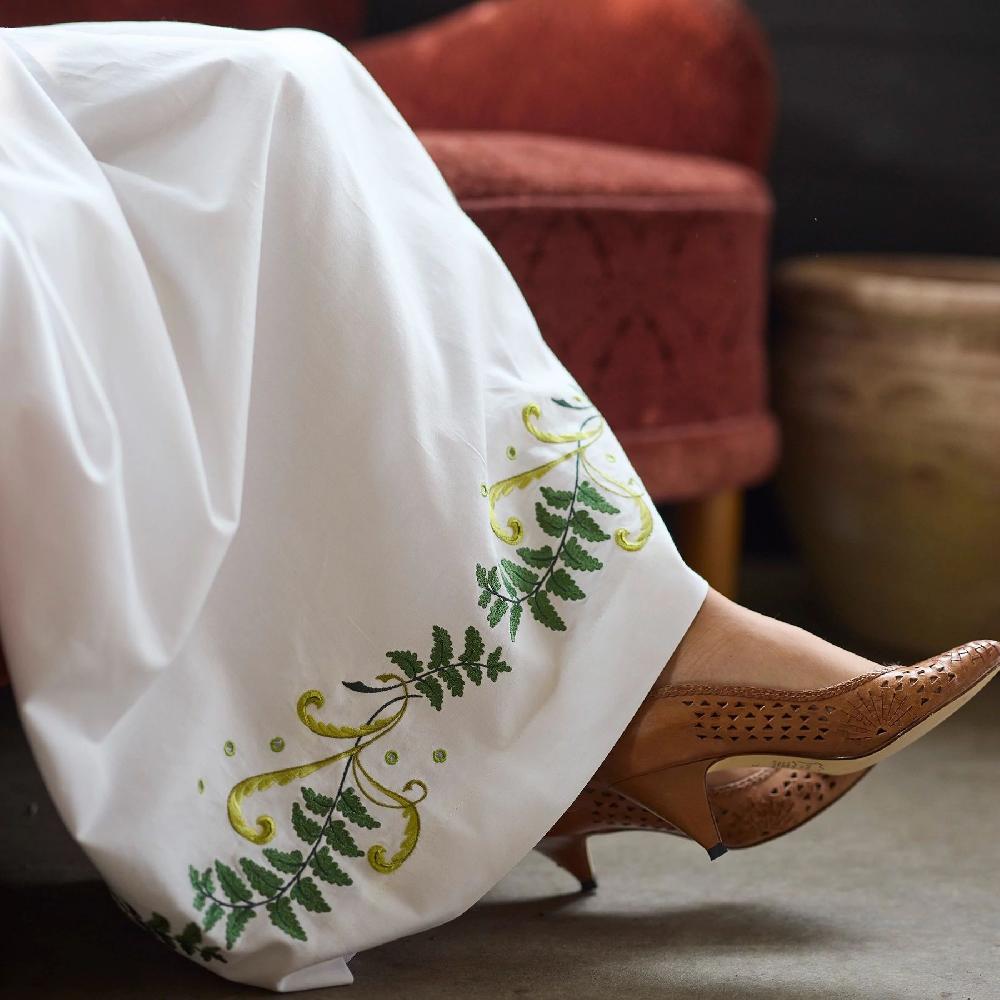 Singer HUSQVARNA® VIKING® DESIGNER TOPAZ™ 65 Sewing & Embroidery Machine