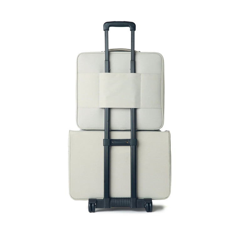 singer HUSQVARNA® VIKING® Machine & Embroidery Unit Luggage Set