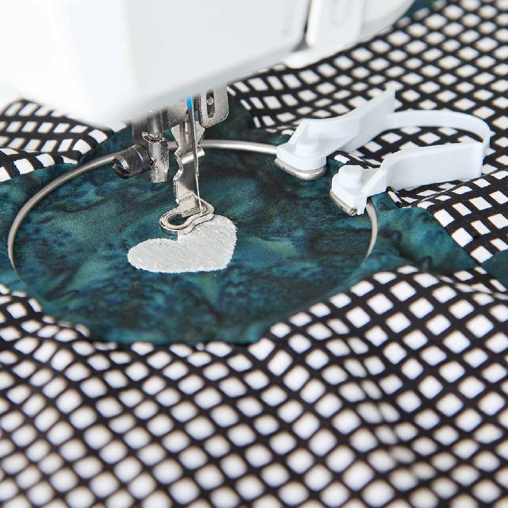 Singer HUSQVARNA® VIKING® Mini Embroidery Spring Hoop (40 X 40mm)