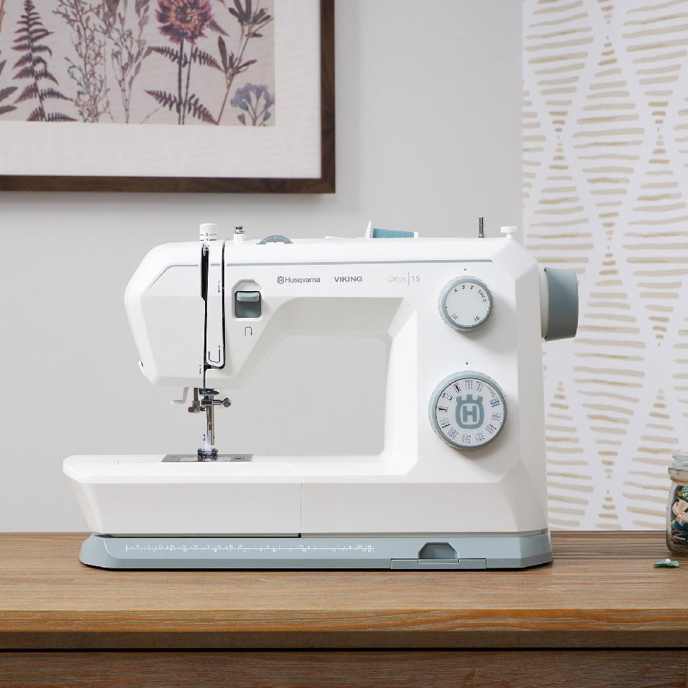 Singer HUSQVARNA® VIKING® ONYX™ 15 Sewing Machine