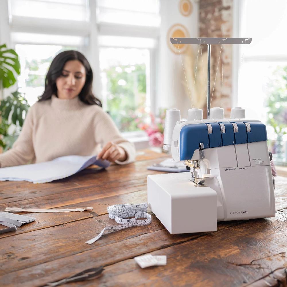 Singer HUSQVARNA® VIKING® Refurbished AMBER Air S 400 Overlock Machine