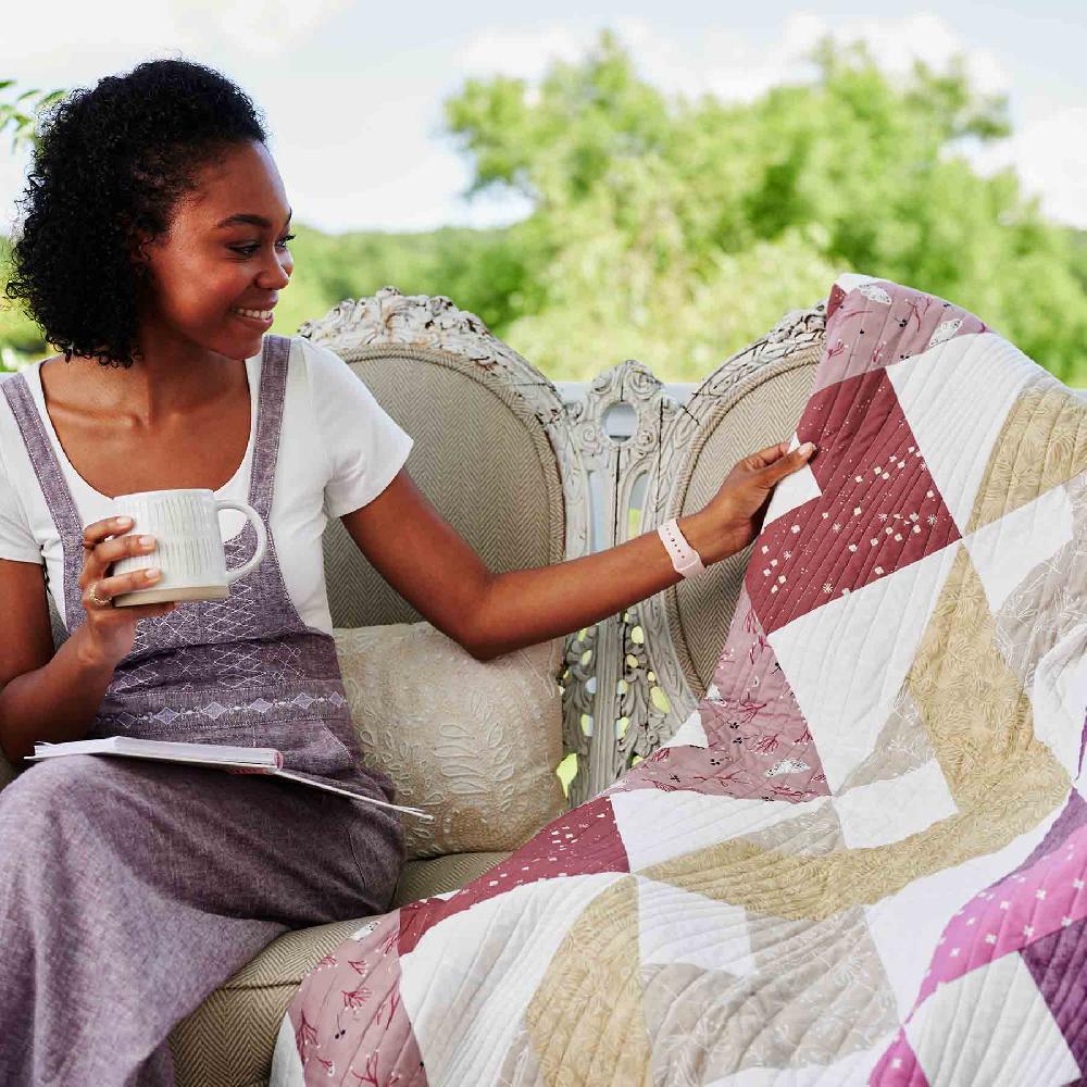 Singer HUSQVARNA® VIKING® Refurbished EPIC™ 95Q Sewing Machine