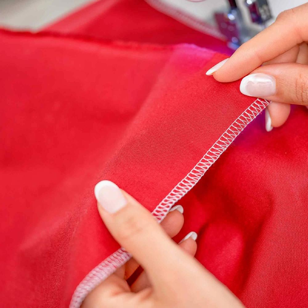 Singer HUSQVARNA® VIKING® Refurbished H|CLASS™ 250S Overlock Machine